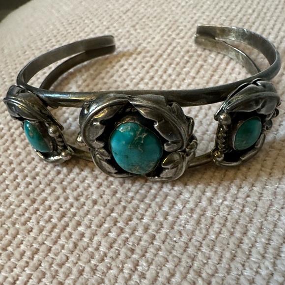 Beautiful Vintage Native American Cuff Bracelet Sonoran Turquoise Maker’s Mark - Picture 12 of 16
